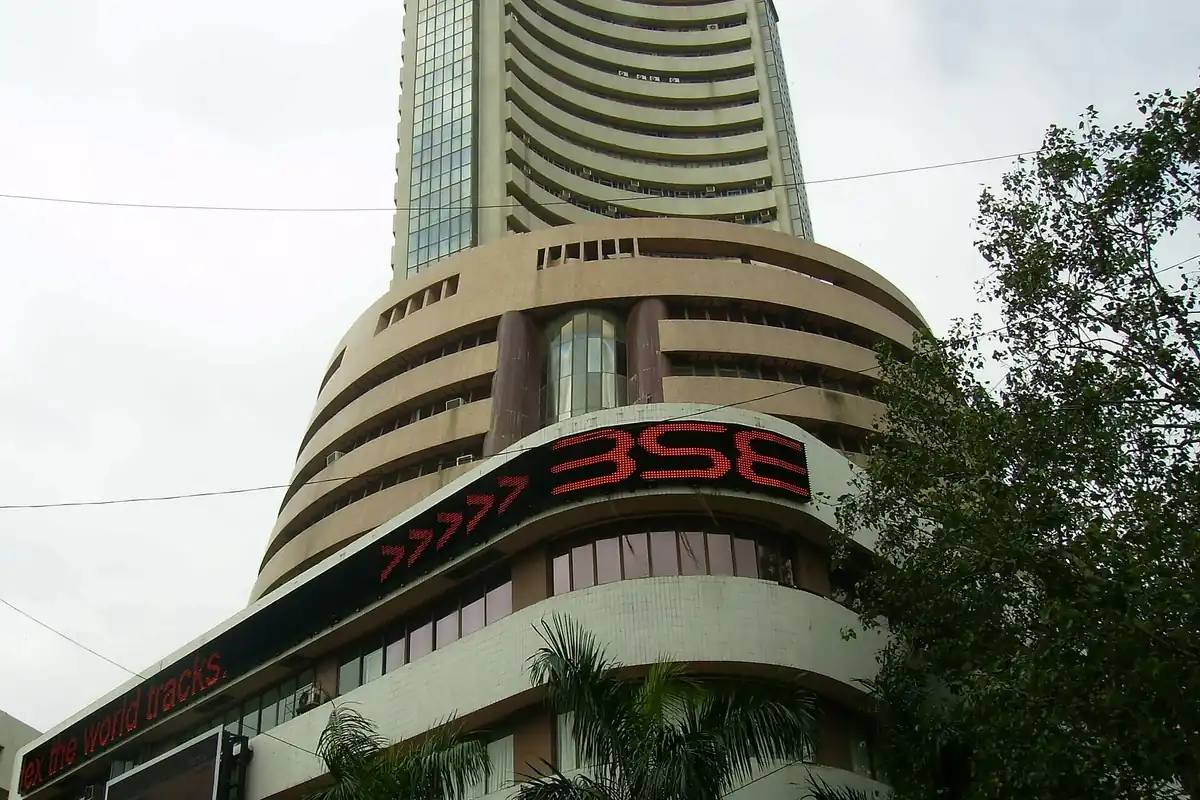 The Bombay Stock Exchange building on Dalal Street, Mumbai (photo: Wikimedia Commons)
