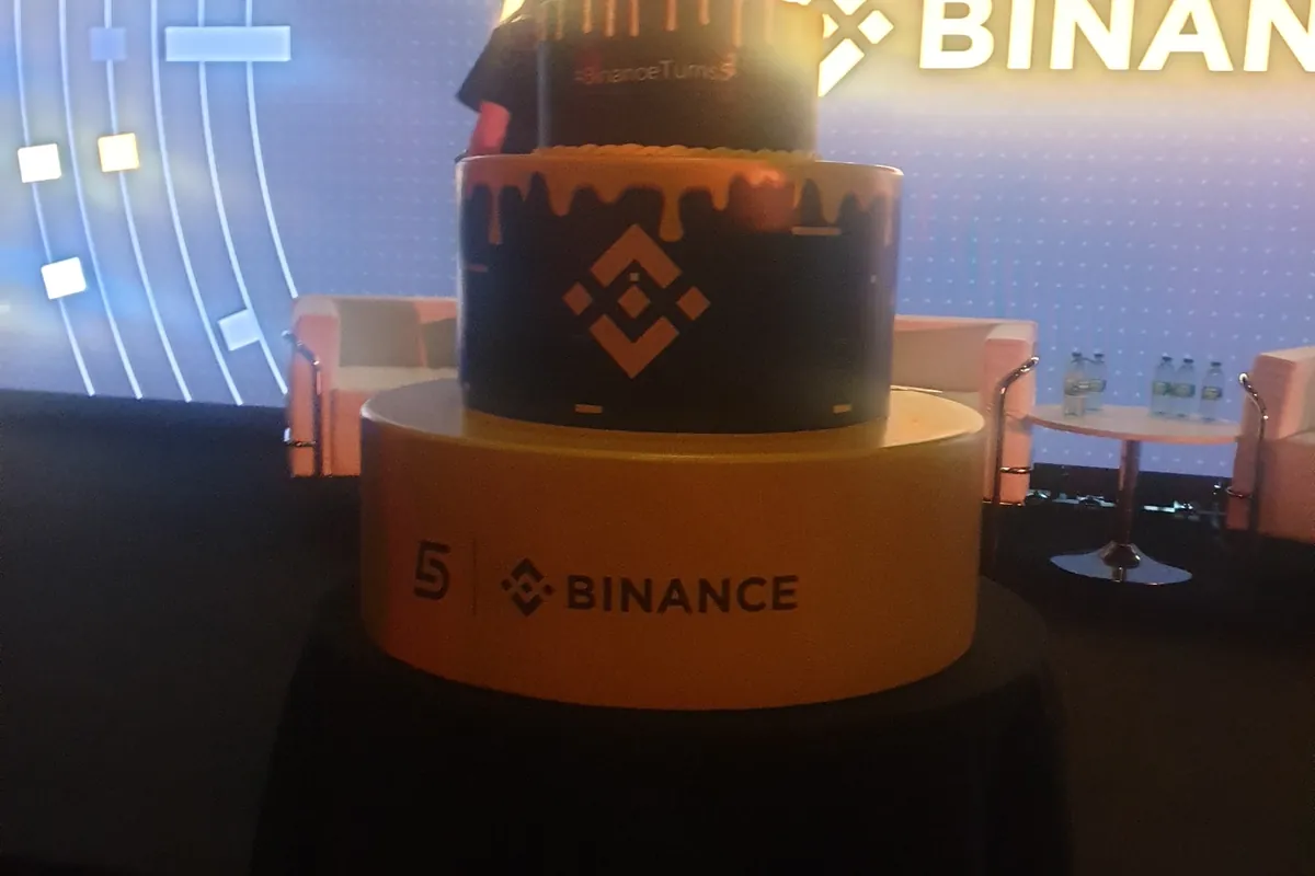Binance fifth-birthday cake in Paris