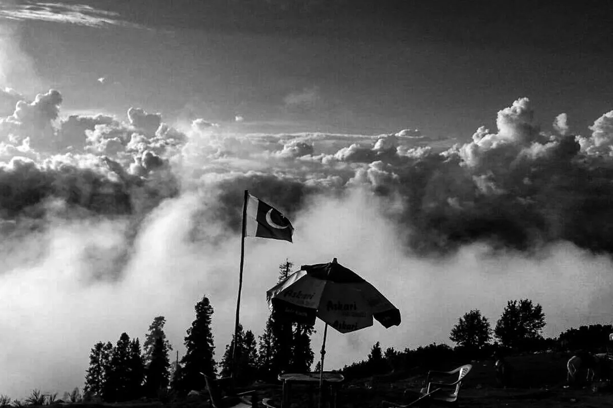 Pakistan flag waving
