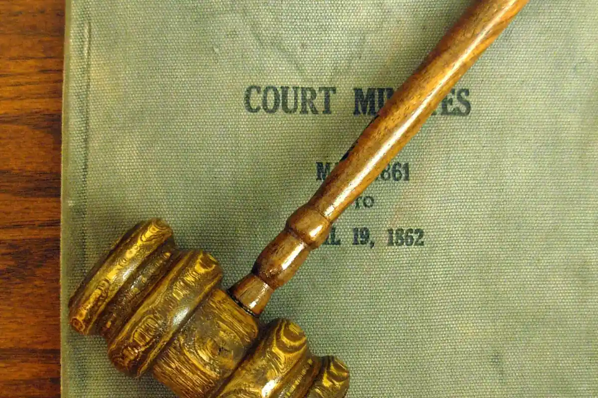 A judge's gavel (photo: Wikimedia Commons)