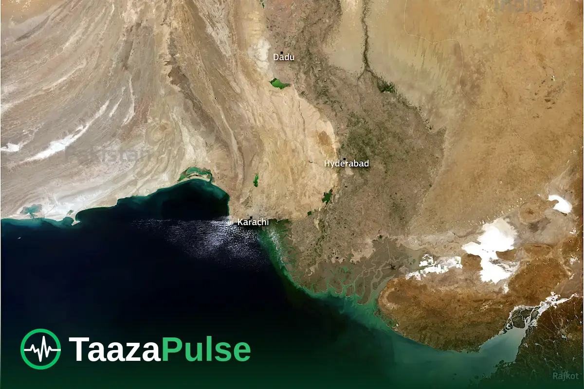 اپریل 2022 کی گرمی کی لہر کے دوران جنوبی پاکستان کا سیٹلائٹ منظر، دادو، حیدرآباد اور کراچی نمایاں