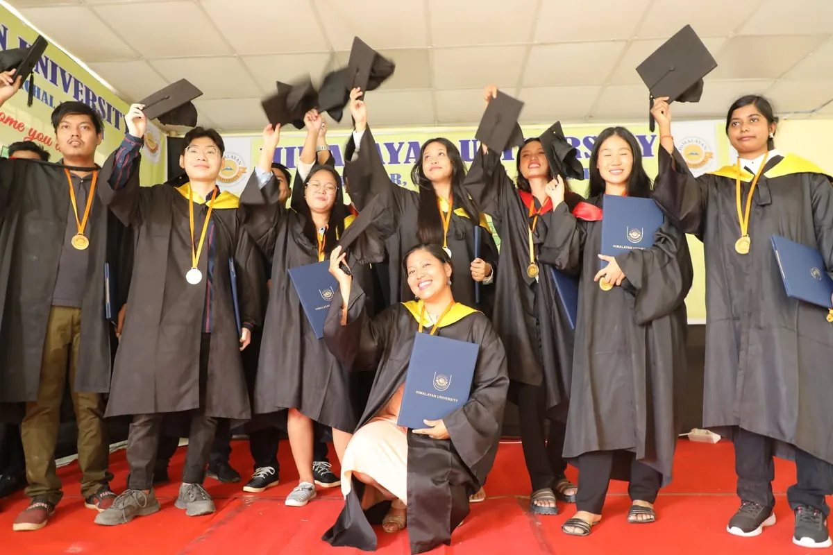 Students at a graduation ceremony in India (photo: Wikimedia Commons)