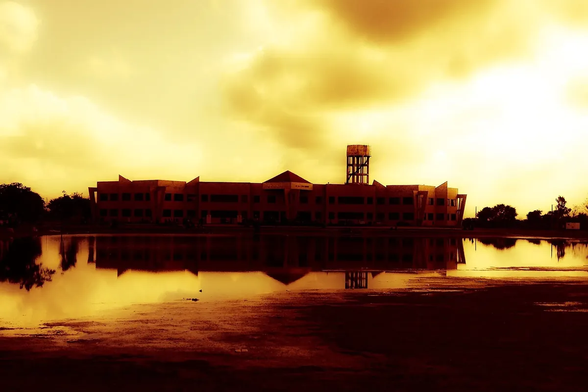 The University of Gujrat campus (photo: Wikimedia Commons)