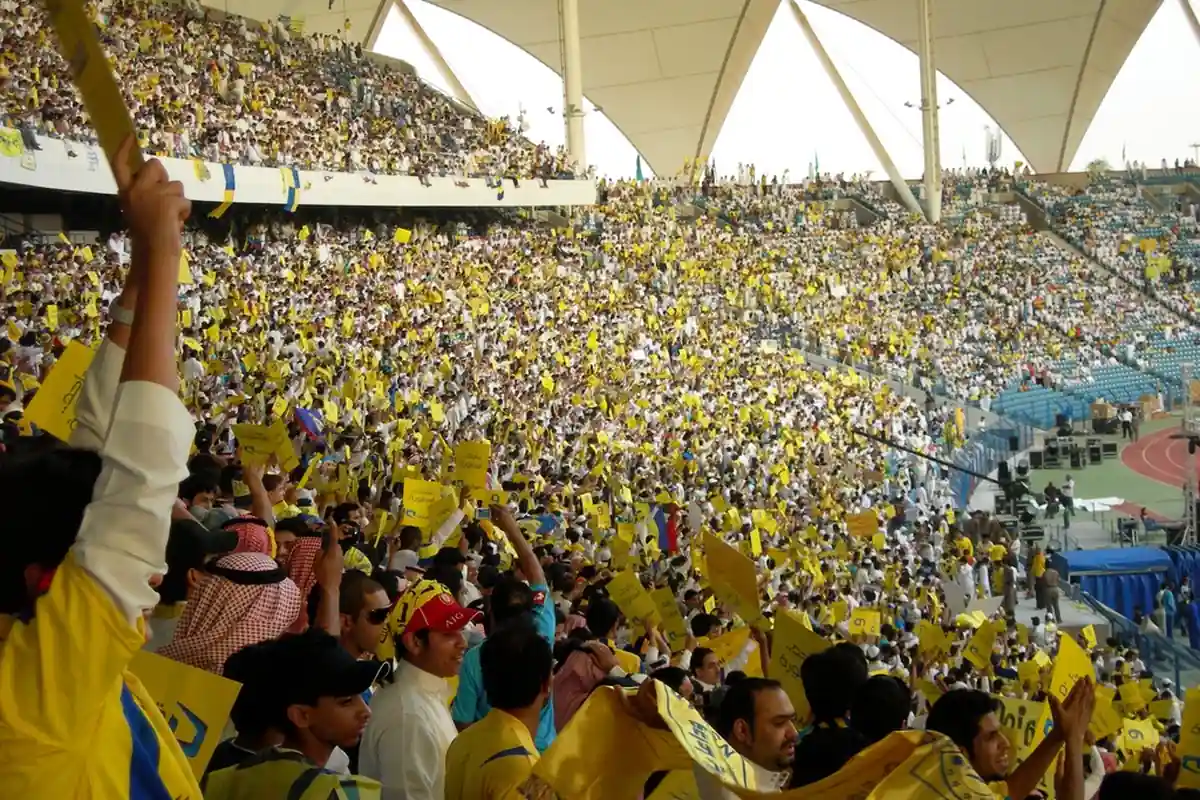 Al-Nassr supporters in yellow
