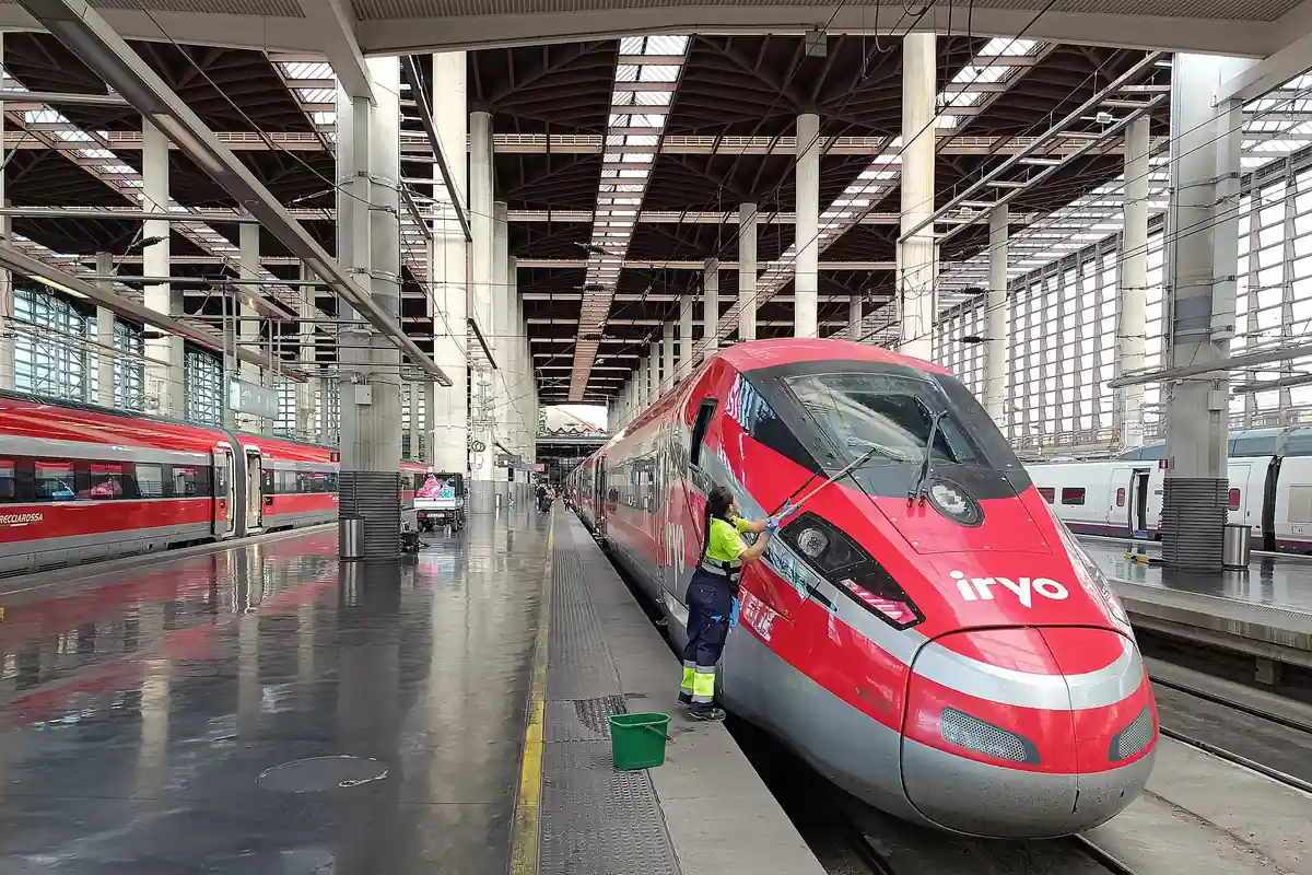 An Iryo Frecciarossa 1000 high-speed train at a Spanish station