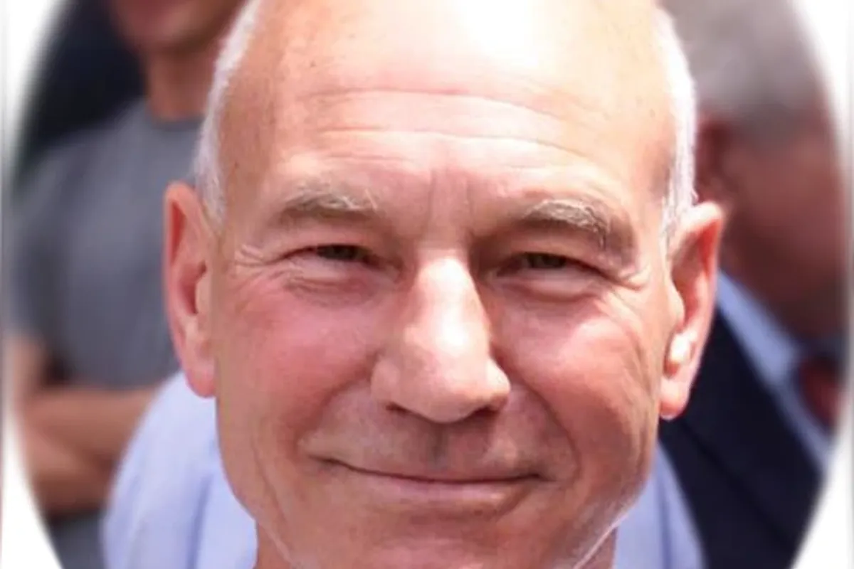 Patrick Stewart in 2004